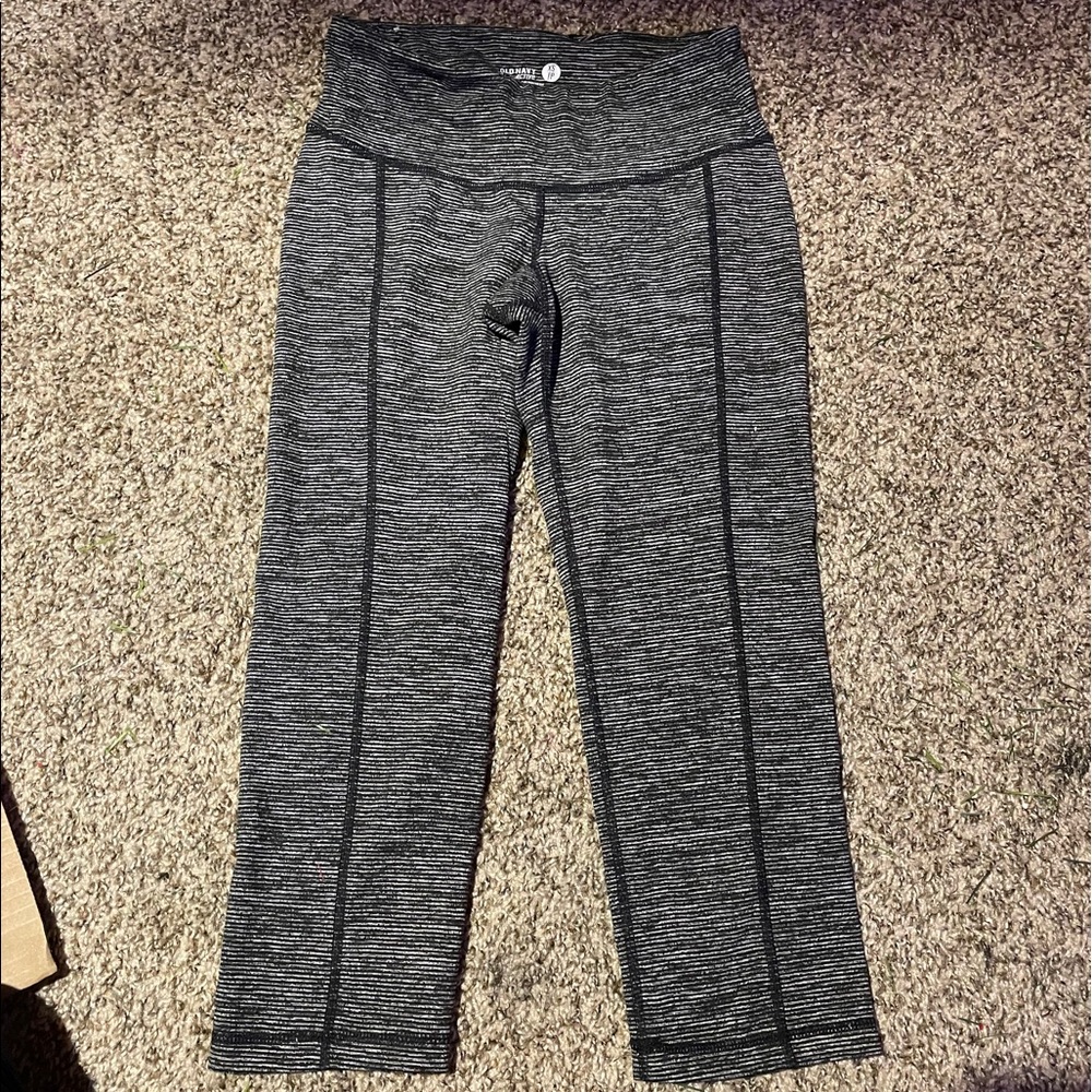 Old Navy Active Capri Leggings